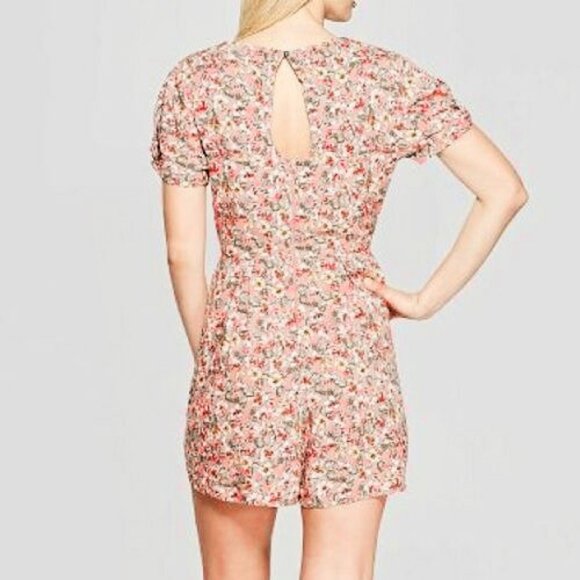 Pink Floral Keyhole Romper XS NWT - Picture 8 of 13